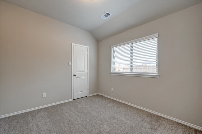 Building Photo - 32013 Towering Birch Trl