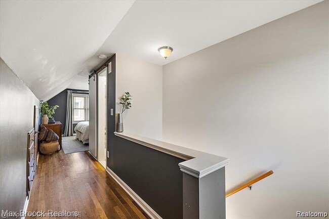 Building Photo - 2105 Rowland Ave