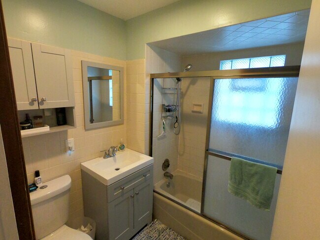 Building Photo - 2743 S Clement Ave