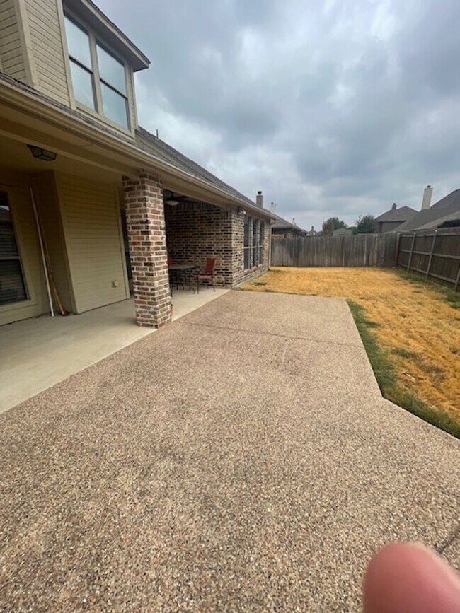 Building Photo - 442 Chisholm Trail