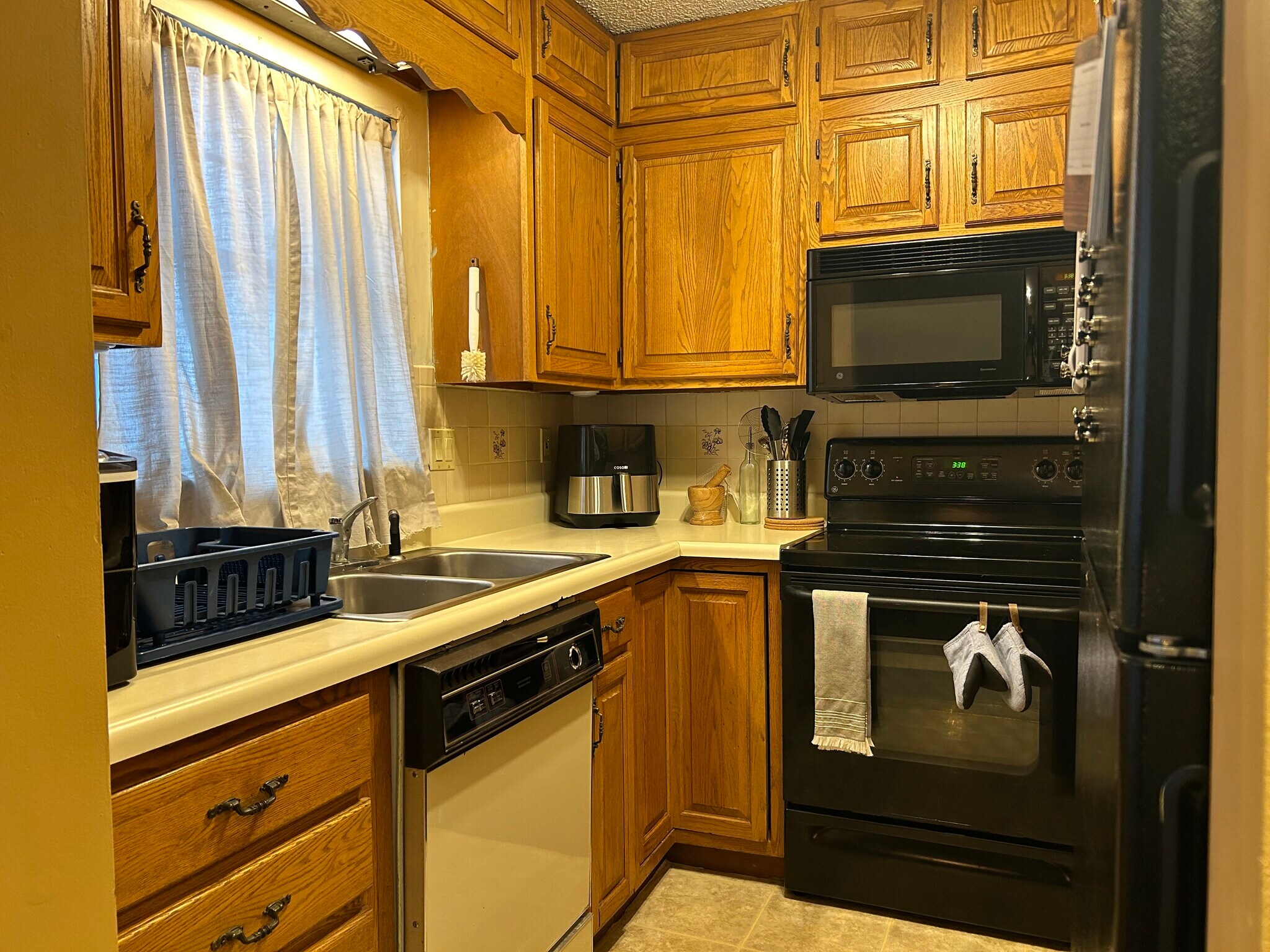 Building Photo - 8153 Holmes Rd