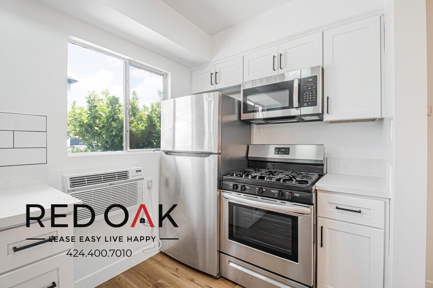 Building Photo - 153 S Ave 57