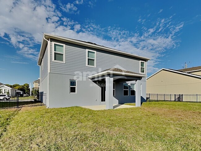 Building Photo - 2909 20th Ave W