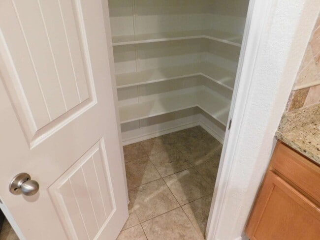 Building Photo - 4 Bed/ 3 Bath Stunner Located at Evans & TPC Parkway