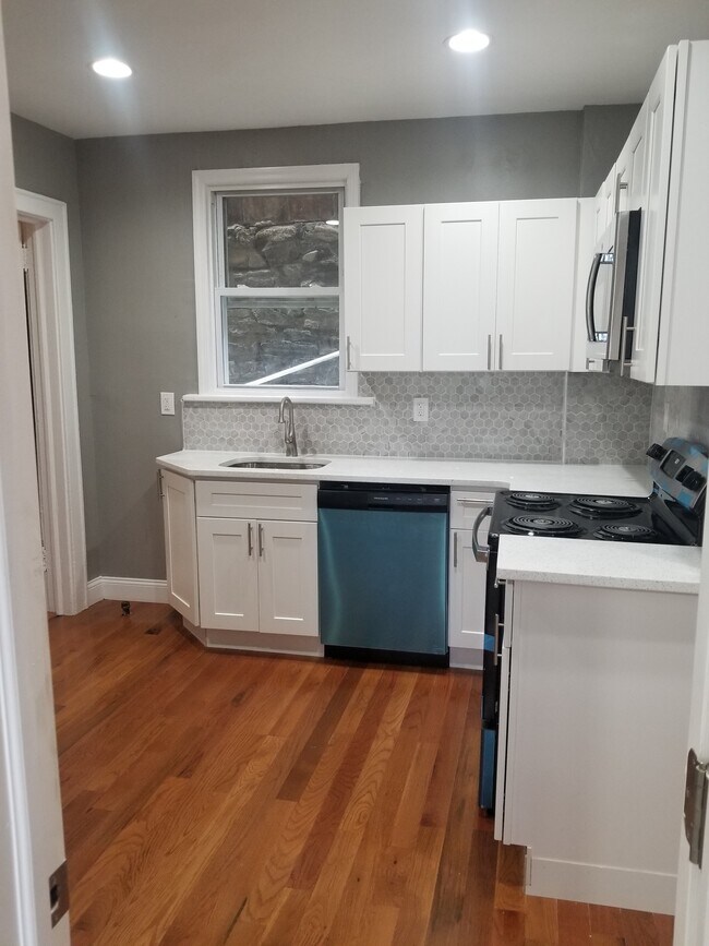 Building Photo - 108 Park Ave