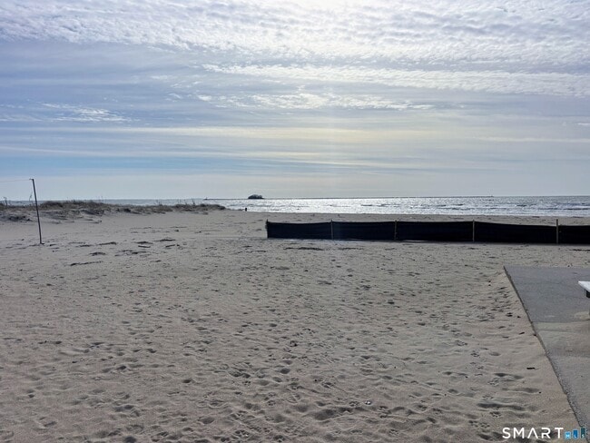 Building Photo - 8 Lewis Ave