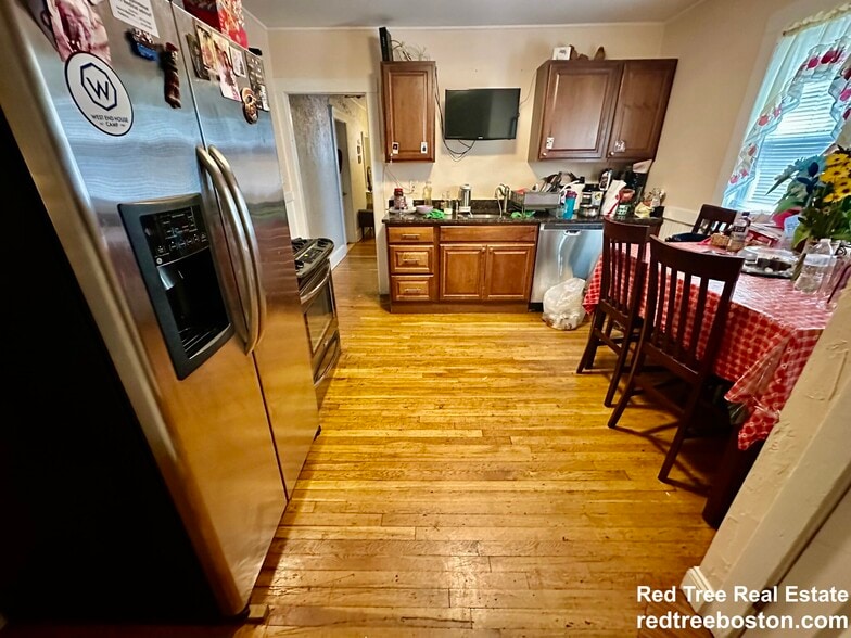 Primary Photo - 62 Litchfield St
