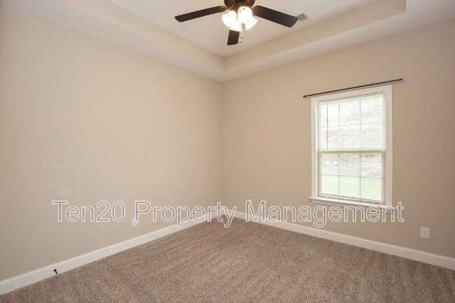 Building Photo - 7 Vineyard Dr