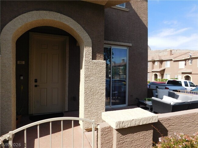 Building Photo - 3965 Palm Beach St