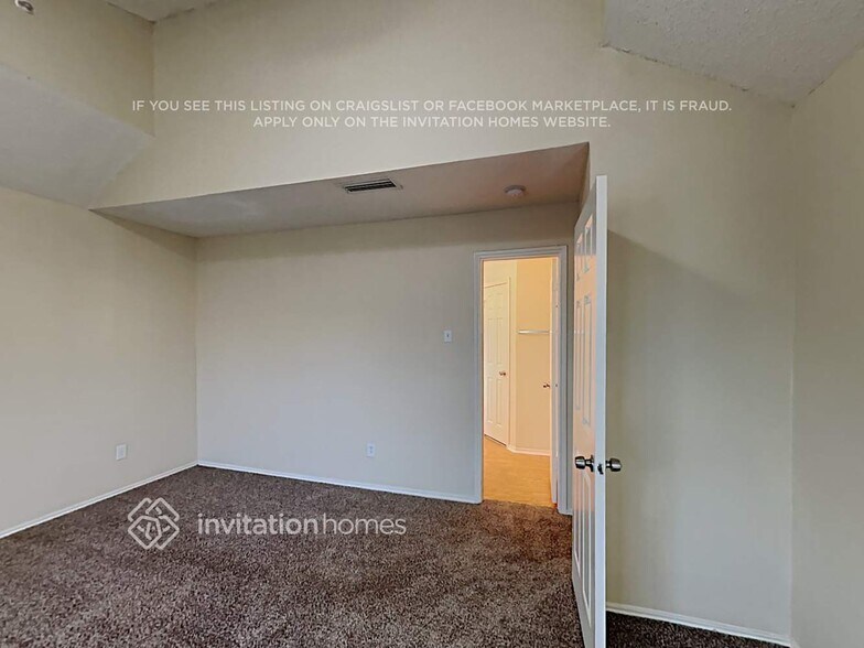 Building Photo - 2541 Rialto Way