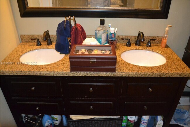 Building Photo - 9727 Hammocks Blvd