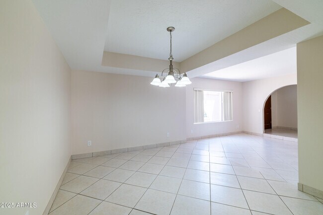 Building Photo - 2847 E Acoma Dr