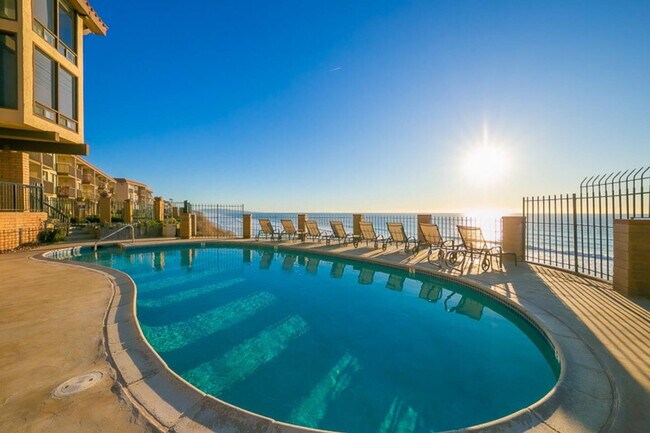 Building Photo - 190 Del Mar Shores Terrace