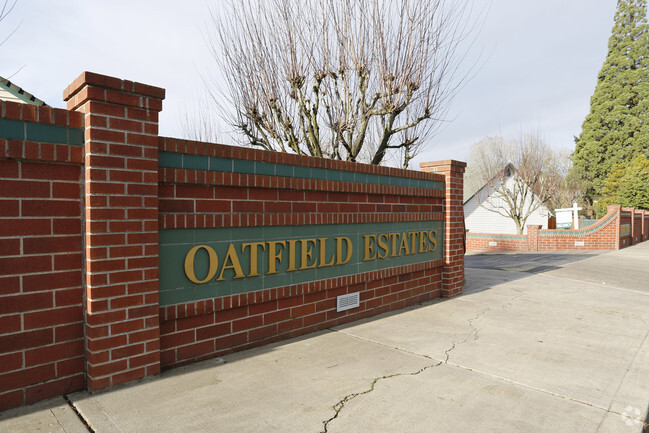 Building Photo - Oatfield Estates