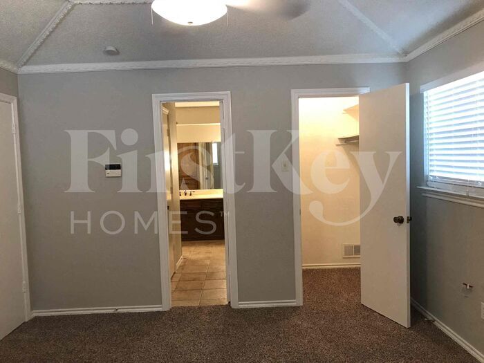 Building Photo - 4026 Cedar Creek Dr