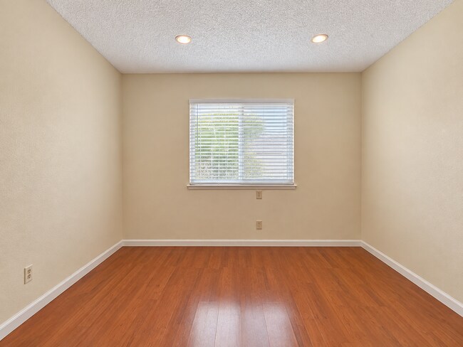 Building Photo - 38767 Buckboard Common