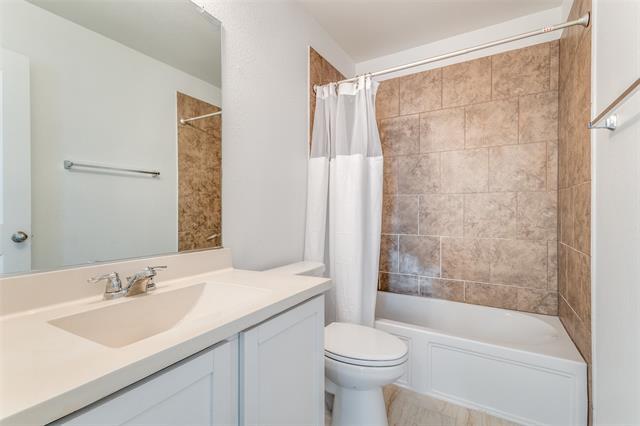 Building Photo - 2417 Larimar Dr