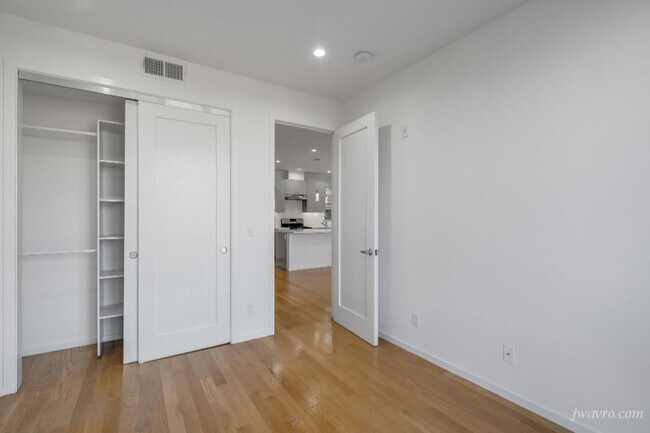 Building Photo - 1280 Hampshire St