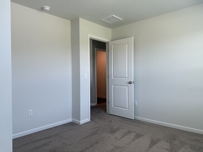 Building Photo - 259 Enclave Wy
