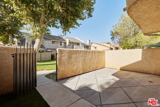 Building Photo - 1836 E Ave J2