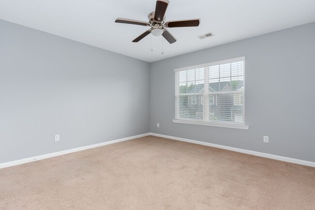 Building Photo - House in the desirable location of West Co...