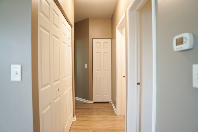 Building Photo - 1574 Millbrook Dr