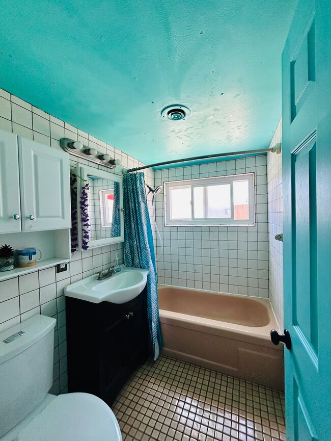 Building Photo - 8871 Belmont St