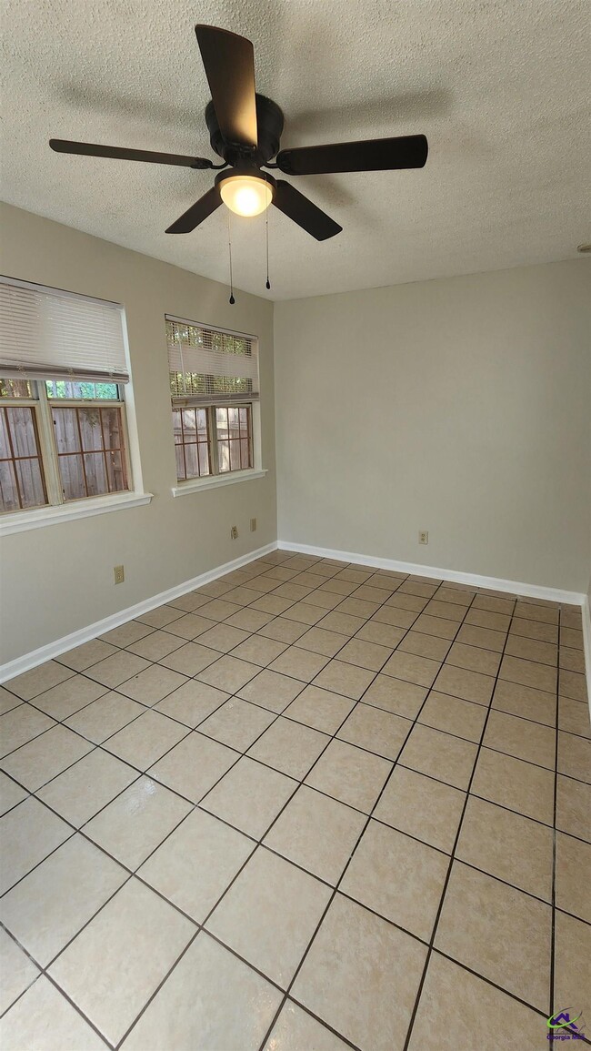 Building Photo - 45 Skyway Dr