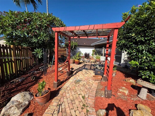 Building Photo - 2320 Dover