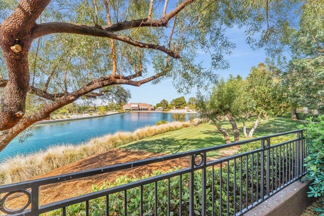Building Photo - Elevated Summerlin Living Near TPC Summerlin