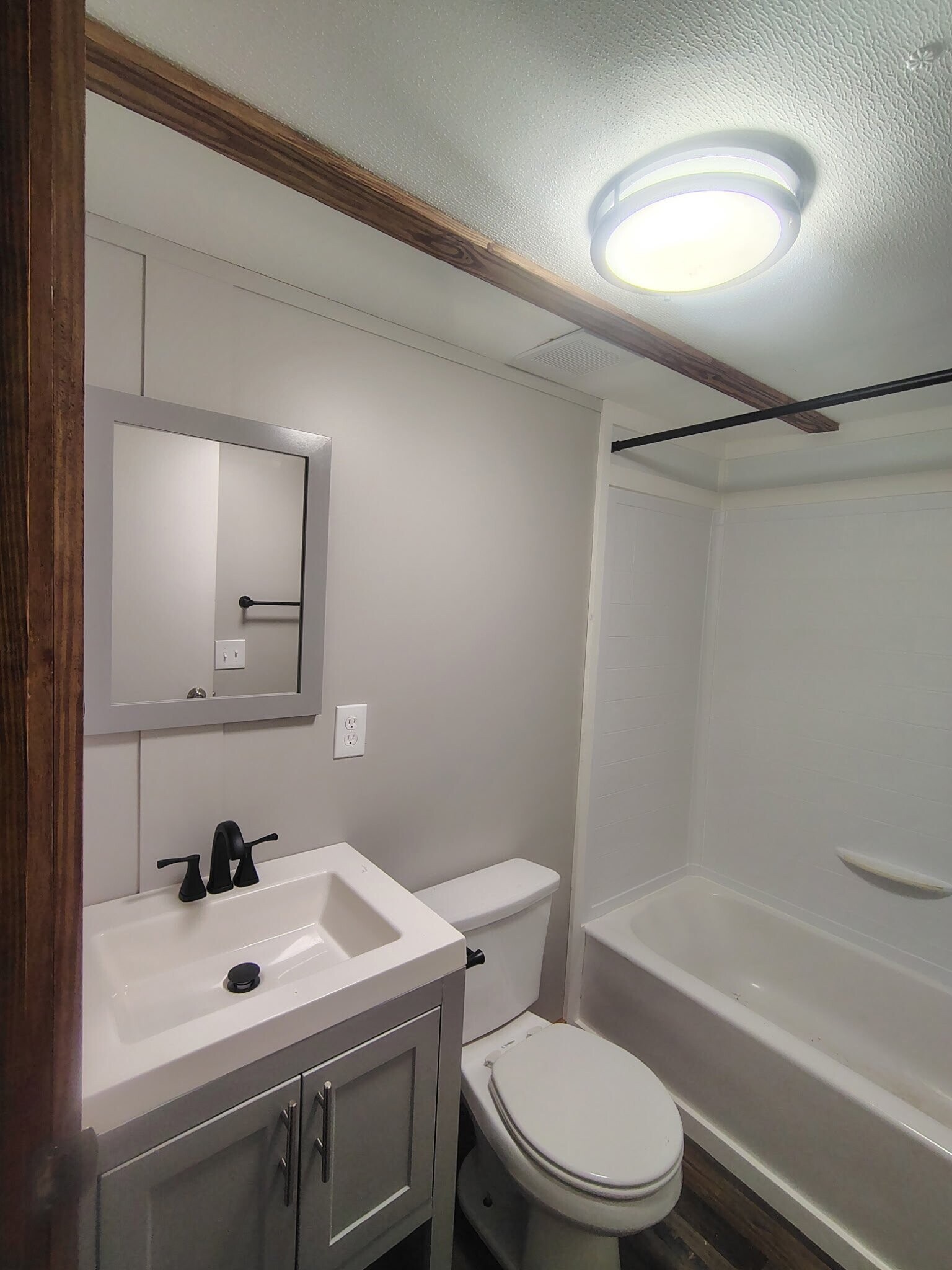 Building Photo - 125 Shady Oaks Lndg
