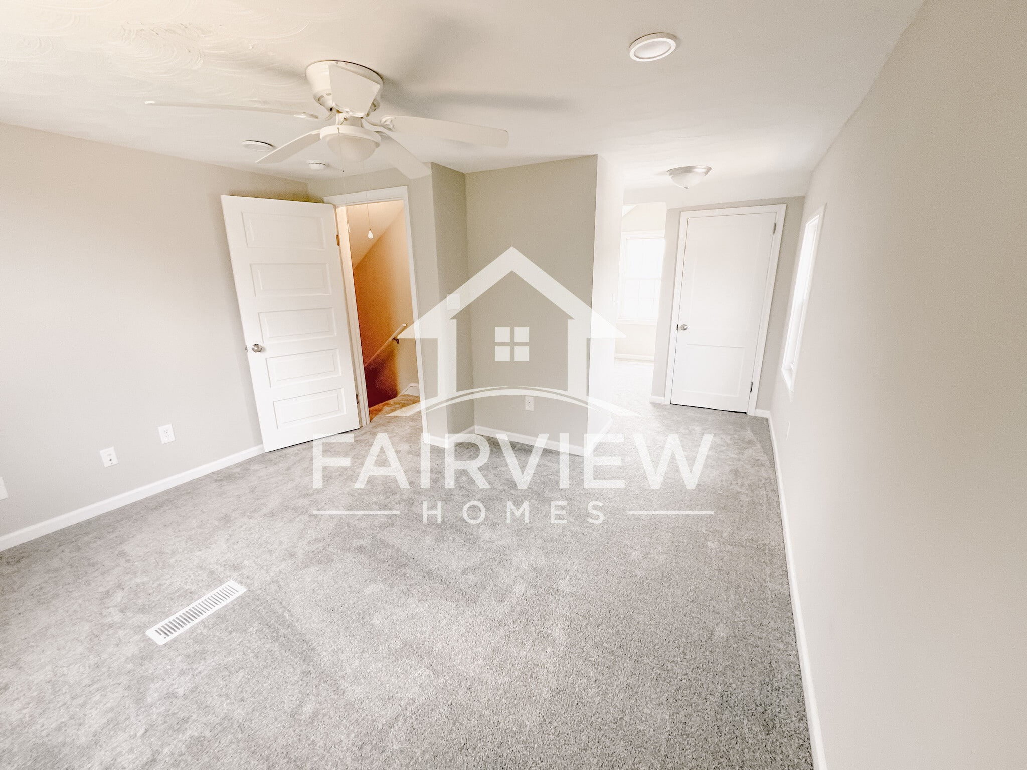 Building Photo - 3239 Mayflower Dr