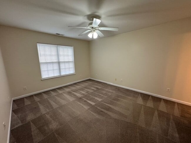 Building Photo - 3 Bedroom Townhouse in Bayshore Crossing