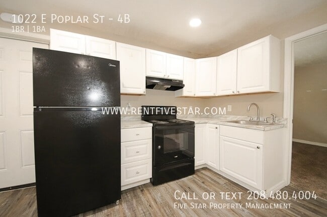 Building Photo - 1022 E Poplar St
