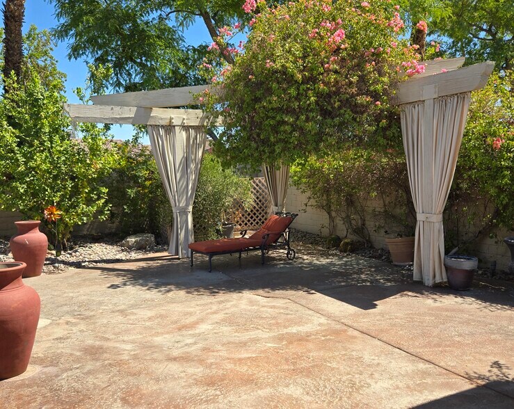 Backyard gazebo - 22 Belmonte Dr