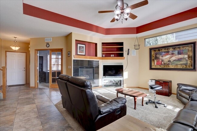 Building Photo - Stunning Longmont Home with Professional Finishes & Exceptional Privacy