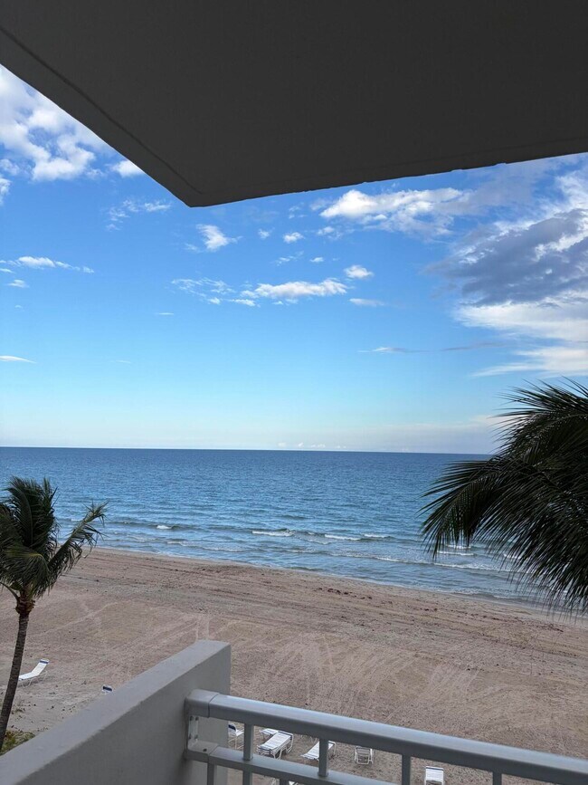 Building Photo - 3221 S Ocean Blvd