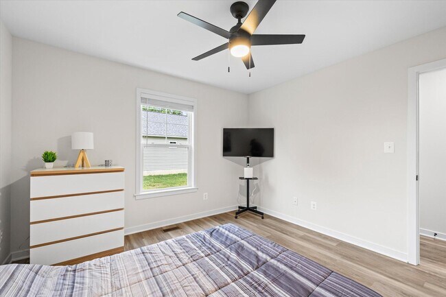 Building Photo - 1274 Holly Vista Dr