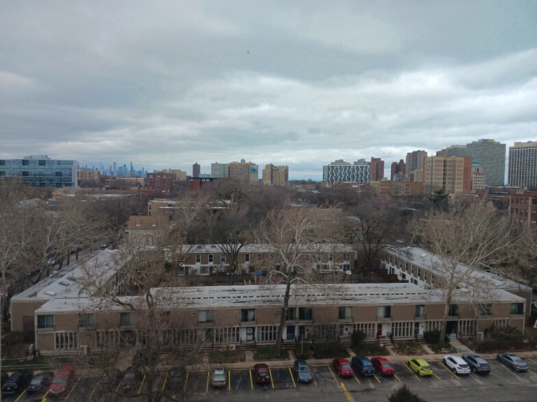 Building Photo - 1401 E 55th St