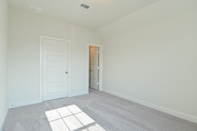 Building Photo - 7207 Winterberry Gln Ln
