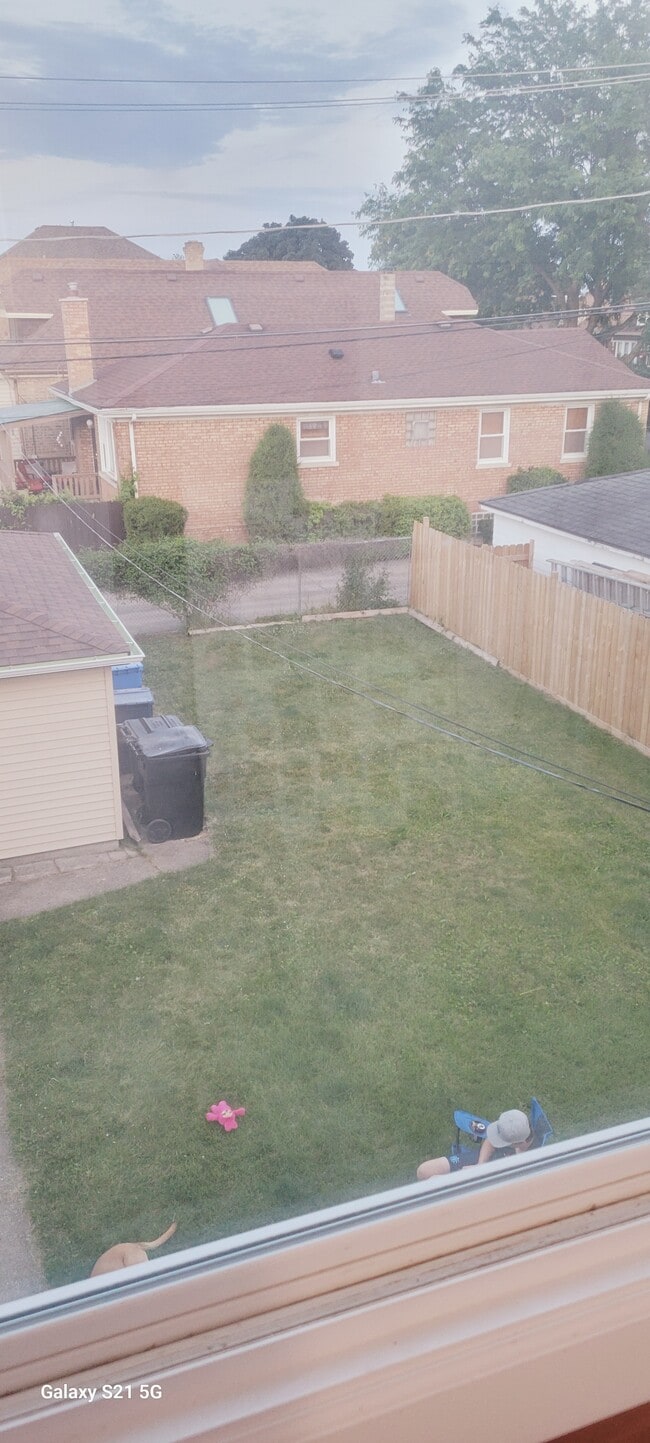 Building Photo - 3807 N Narragansett Ave