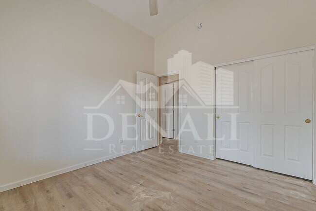 Building Photo - 15728 N 104th St