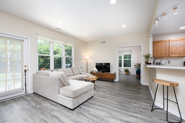 Building Photo - 8120 Autumn Woods Trl