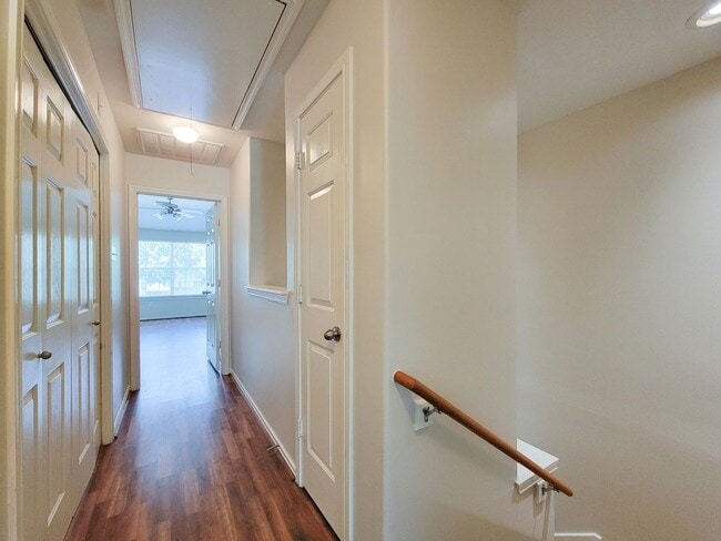 Building Photo - BEAUTIFUL 3 BEDROOM 2 BATH TOWNHOME THAAT ...