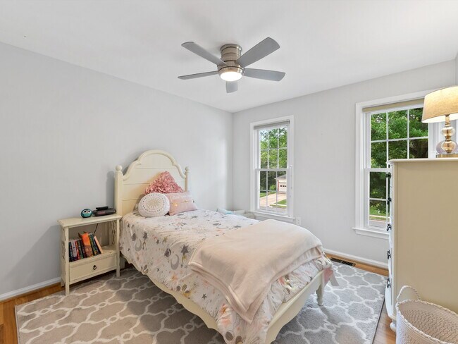 Building Photo - Your Dream Home Awaits!
