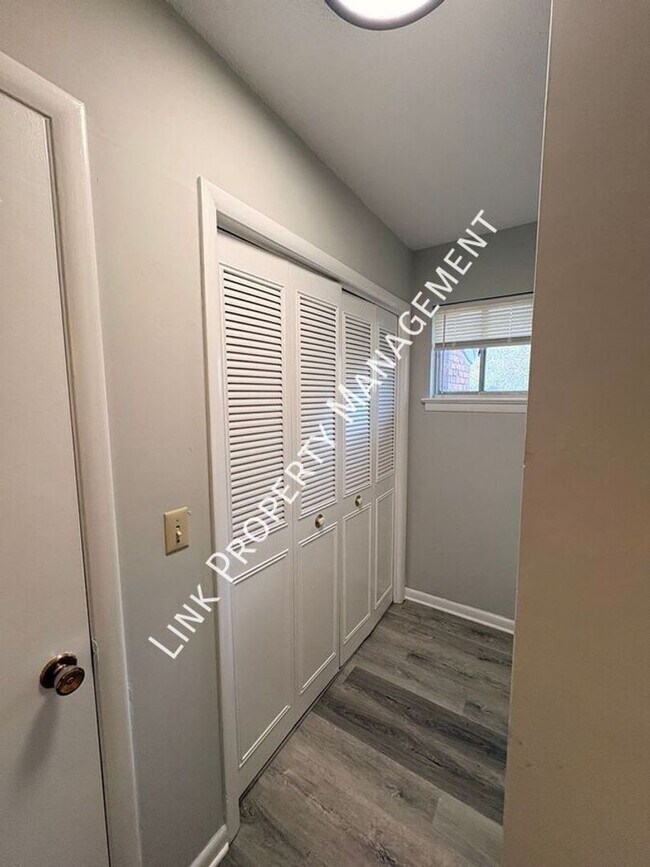 Building Photo - 3403/3405 Gail