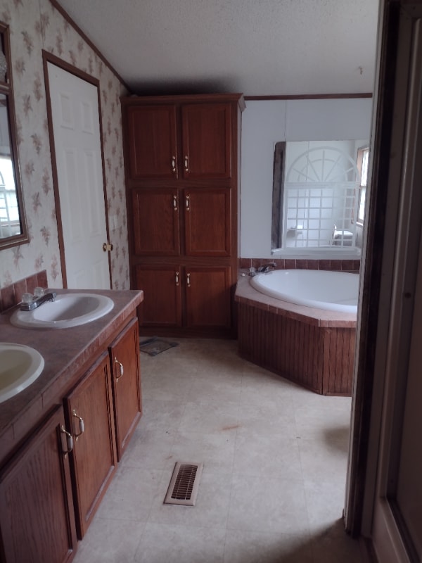 Building Photo - 5418 Linville Falls Hwy