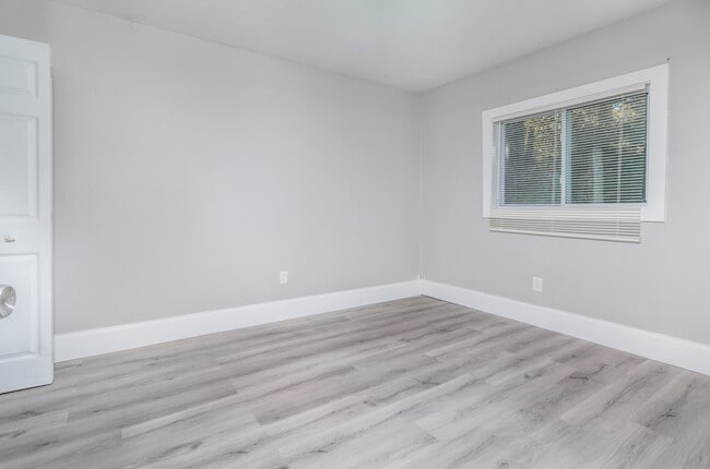 Building Photo - 511 Gresham Park Dr