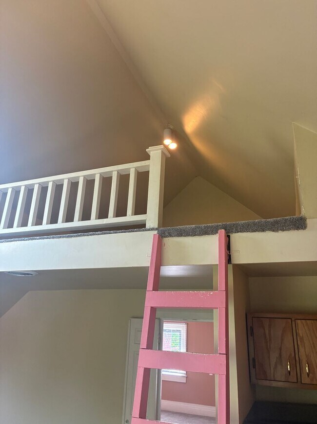 Building Photo - 1454