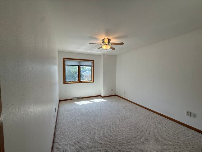 Building Photo - 6078 Croix Dr